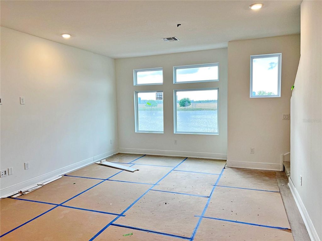 Image 18 of property listing at 12378 KOSHIVA ALLEY, Orlando, FL 32827