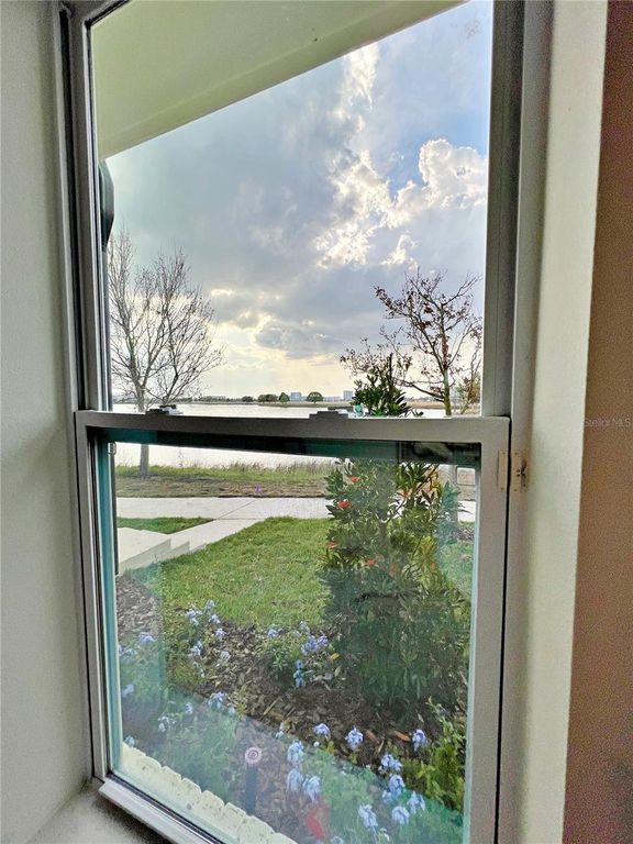 Image 20 of property listing at 12378 KOSHIVA ALLEY, Orlando, FL 32827