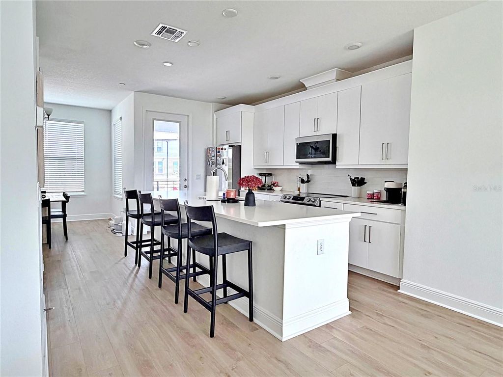 Image 4 of property listing at 12378 KOSHIVA ALLEY, Orlando, FL 32827