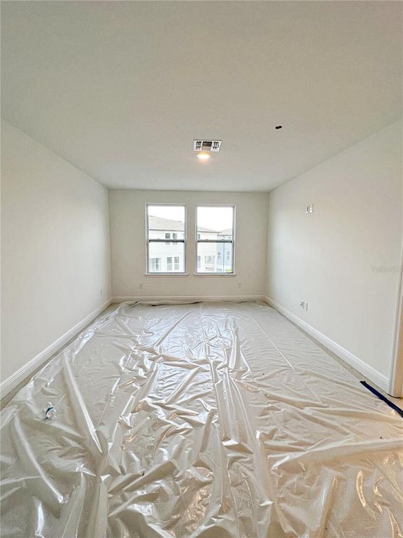 Image 9 of property listing at 12378 KOSHIVA ALLEY, Orlando, FL 32827