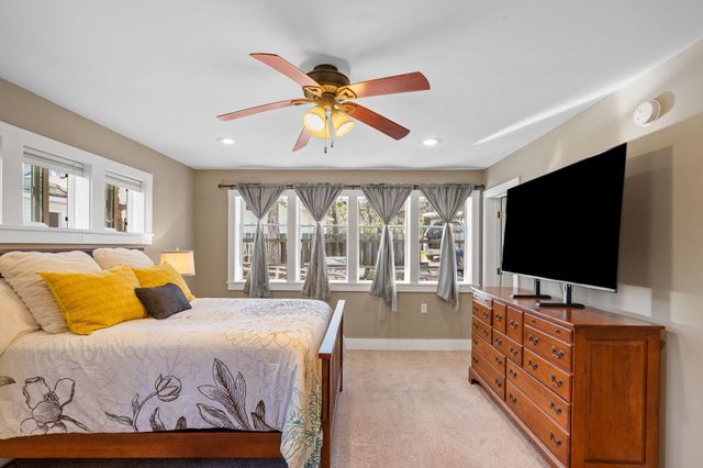 1812 Oakview Lane N, Plymouth, MN 55441