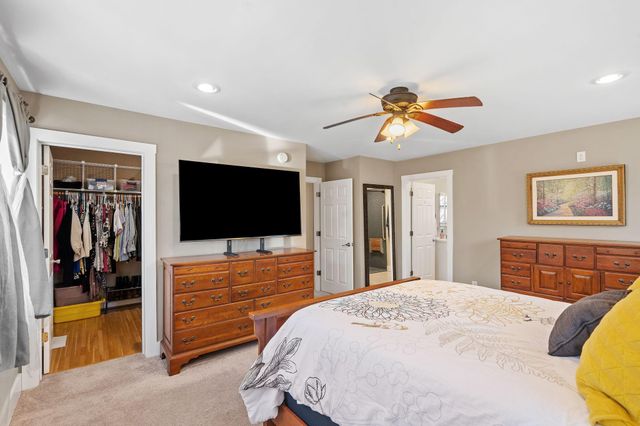 1812 Oakview Lane N, Plymouth, MN 55441