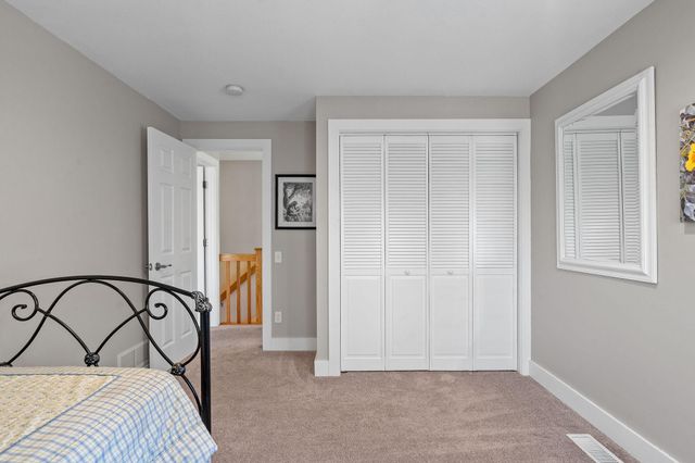 1812 Oakview Lane N, Plymouth, MN 55441