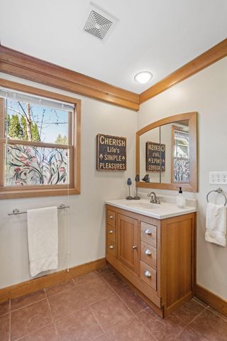 1812 Oakview Lane N, Plymouth, MN 55441