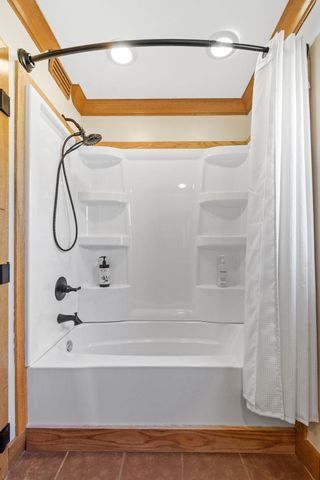 1812 Oakview Lane N, Plymouth, MN 55441