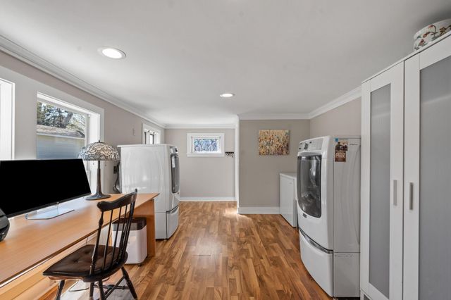 1812 Oakview Lane N, Plymouth, MN 55441