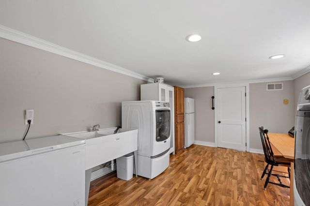 1812 Oakview Lane N, Plymouth, MN 55441