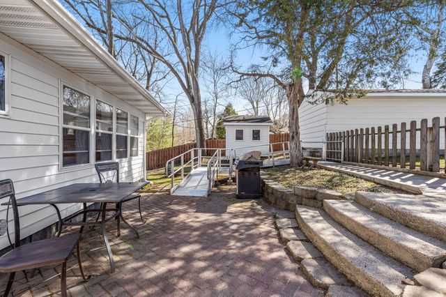 1812 Oakview Lane N, Plymouth, MN 55441