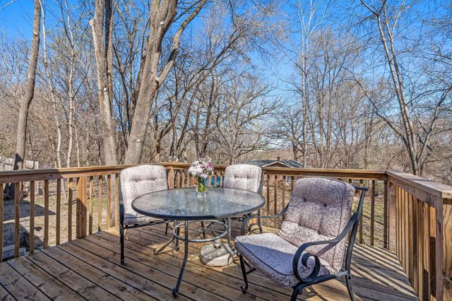 1812 Oakview Lane N, Plymouth, MN 55441