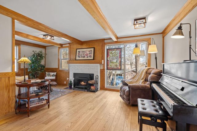 1812 Oakview Lane N, Plymouth, MN 55441