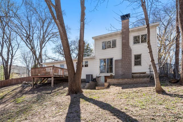 1812 Oakview Lane N, Plymouth, MN 55441