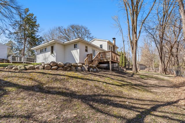 1812 Oakview Lane N, Plymouth, MN 55441