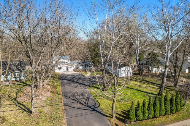 1812 Oakview Lane N, Plymouth, MN 55441