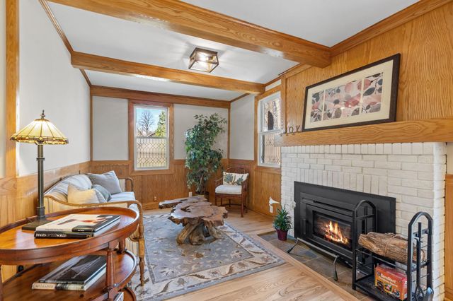 1812 Oakview Lane N, Plymouth, MN 55441