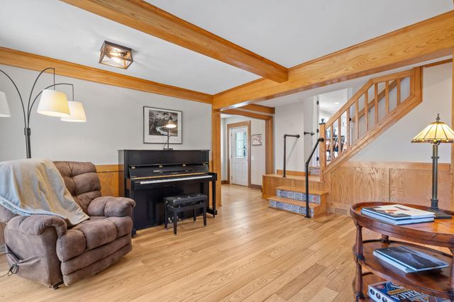 1812 Oakview Lane N, Plymouth, MN 55441