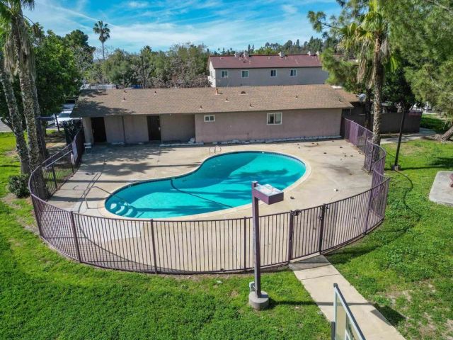 240 W Lincoln Ave 39, Escondido, CA 92026