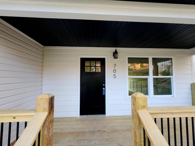 705 Hargraves Avenue, Chattanooga, TN 37411