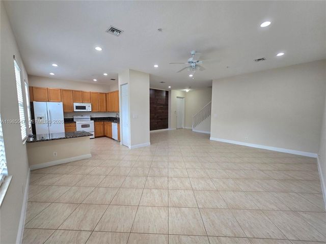 6841 N Lakeside Circle N 1091, Davie, FL 33314