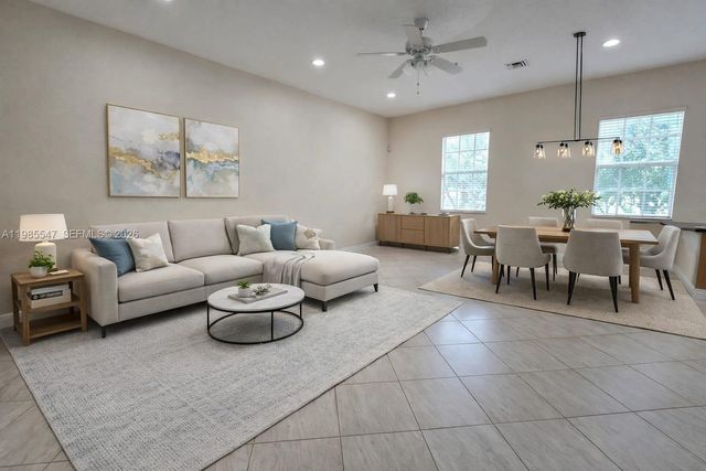 6841 N Lakeside Circle N 1091, Davie, FL 33314