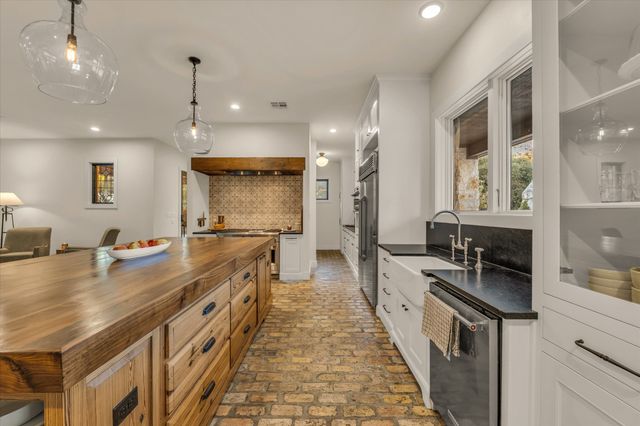 22 Samaritan Way, Waco, TX 76705