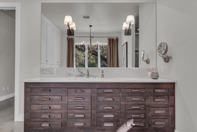 22 Samaritan Way, Waco, TX 76705