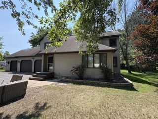 1007 W 3RD STREET, Nekoosa, WI 54457