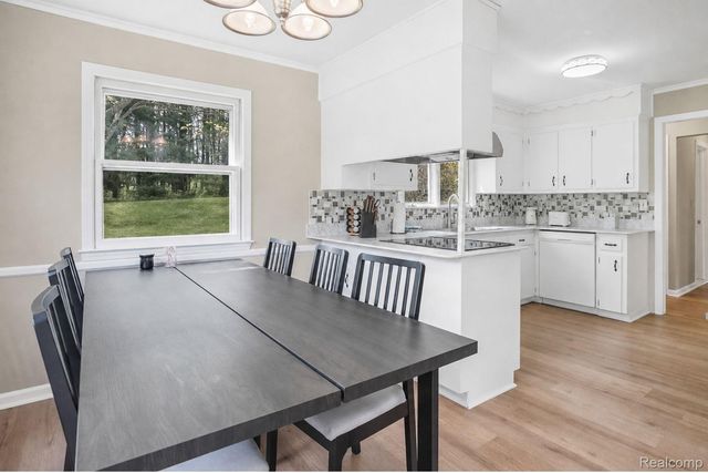 2300 Old Plank Road, Milford Charter Township, MI 48381