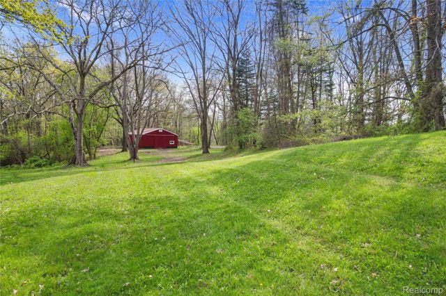 2300 Old Plank Road, Milford Charter Township, MI 48381