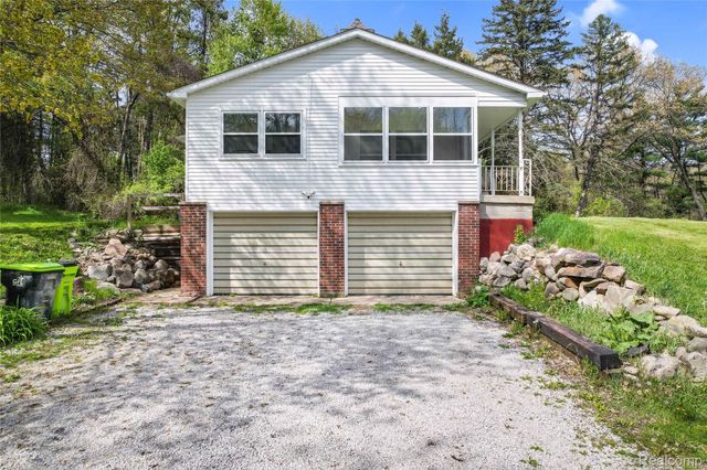 2300 Old Plank Road, Milford Charter Township, MI 48381