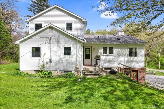 2300 Old Plank Road, Milford Charter Township, MI 48381