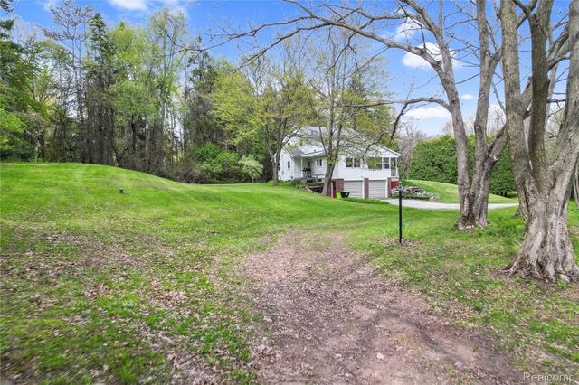 2300 Old Plank Road, Milford Charter Township, MI 48381