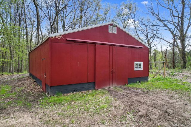 2300 Old Plank Road, Milford Charter Township, MI 48381
