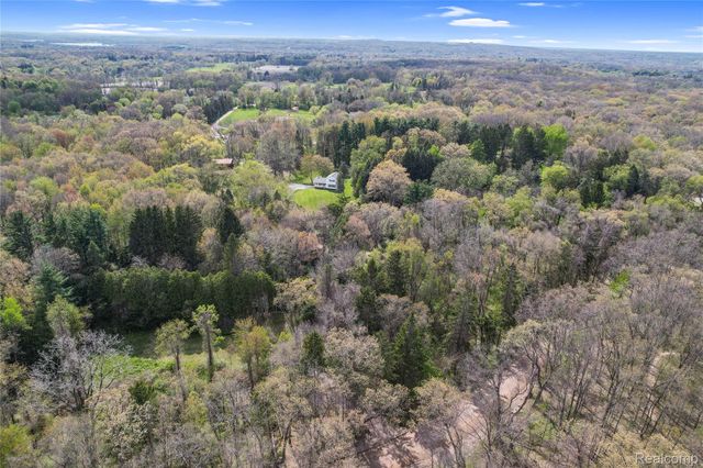 2300 Old Plank Road, Milford Charter Township, MI 48381