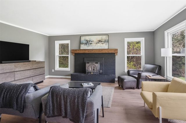 2300 Old Plank Road, Milford Charter Township, MI 48381