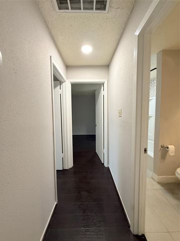 9383 Pagewood Lane, Houston, TX 77063