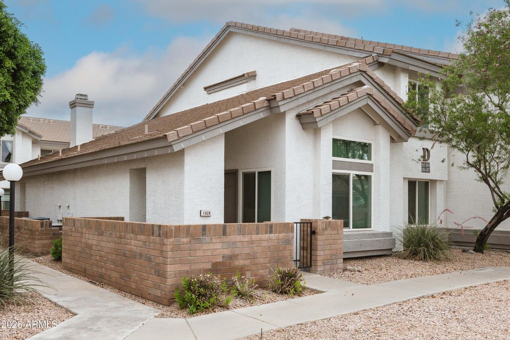 2201 N COMANCHE Drive 1028, Chandler, AZ 85224