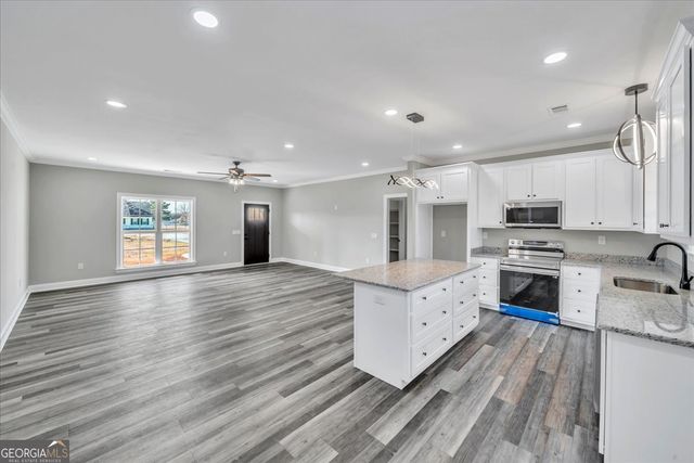 1562 Lexington Drive, Dublin, GA 31021