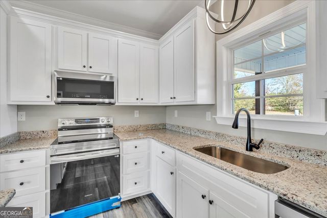 1562 Lexington Drive, Dublin, GA 31021