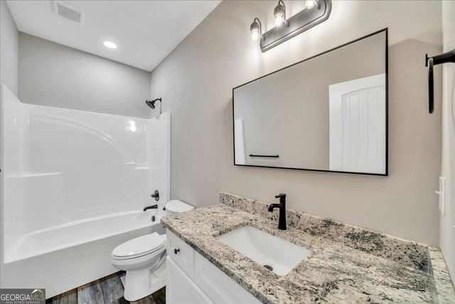 1562 Lexington Drive, Dublin, GA 31021