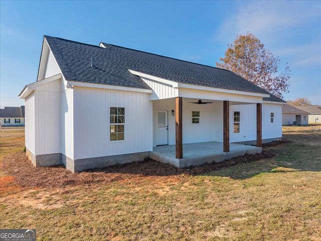 1562 Lexington Drive, Dublin, GA 31021