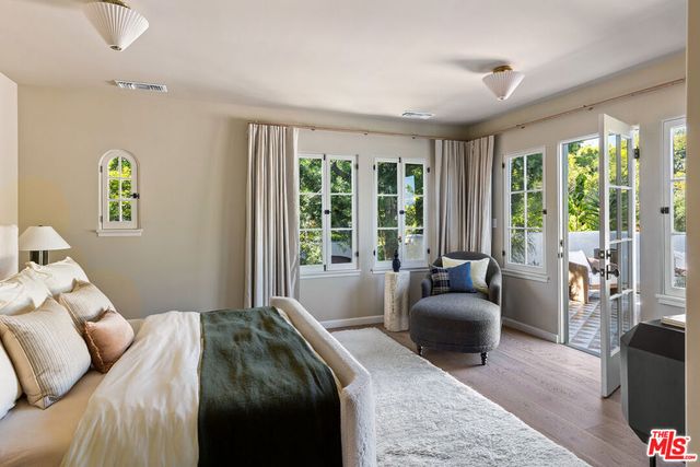 1982 N Normandie Avenue, Los Angeles, CA 90027