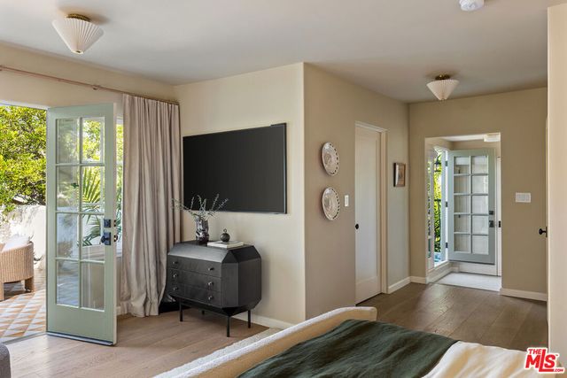 1982 N Normandie Avenue, Los Angeles, CA 90027