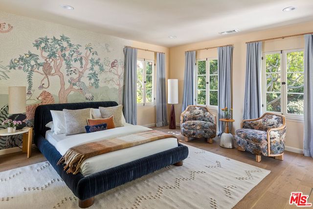 1982 N Normandie Avenue, Los Angeles, CA 90027