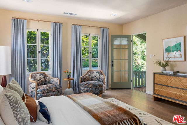 1982 N Normandie Avenue, Los Angeles, CA 90027