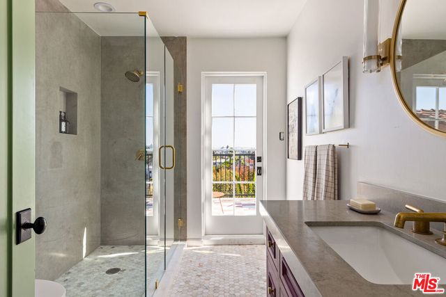 1982 N Normandie Avenue, Los Angeles, CA 90027