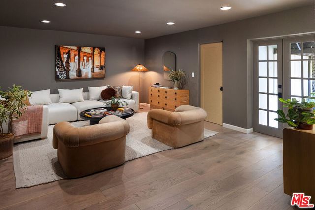 1982 N Normandie Avenue, Los Angeles, CA 90027