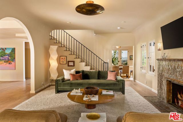 1982 N Normandie Avenue, Los Angeles, CA 90027