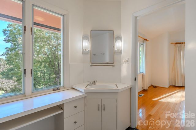 1225 Hogback Mountain Road, Tryon, NC 28782