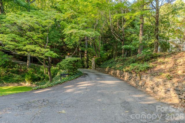 1225 Hogback Mountain Road, Tryon, NC 28782