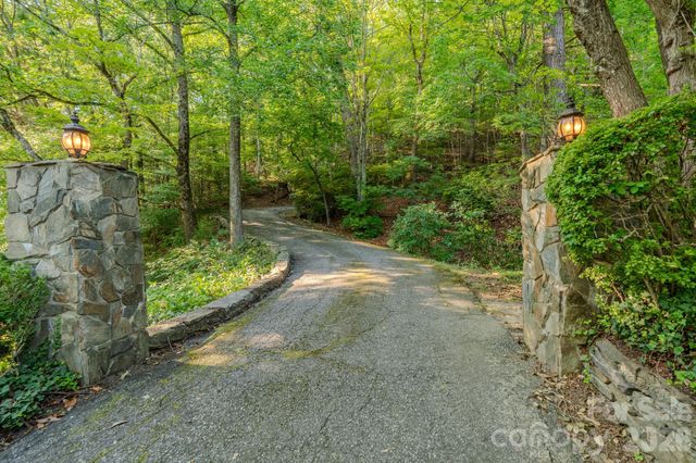 1225 Hogback Mountain Road, Tryon, NC 28782